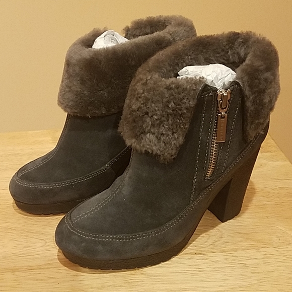 NWT Hunter leather and shearling boots. - Picture 2 of 5